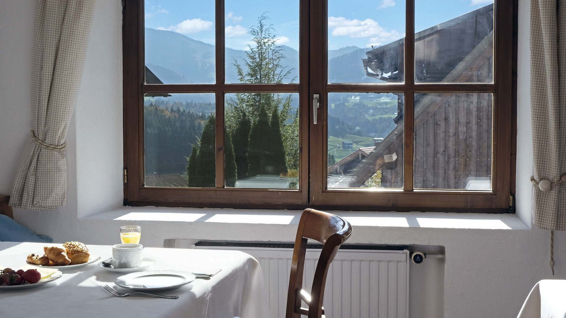 [Translate to Englisch:] Frühstück mit Bergblick